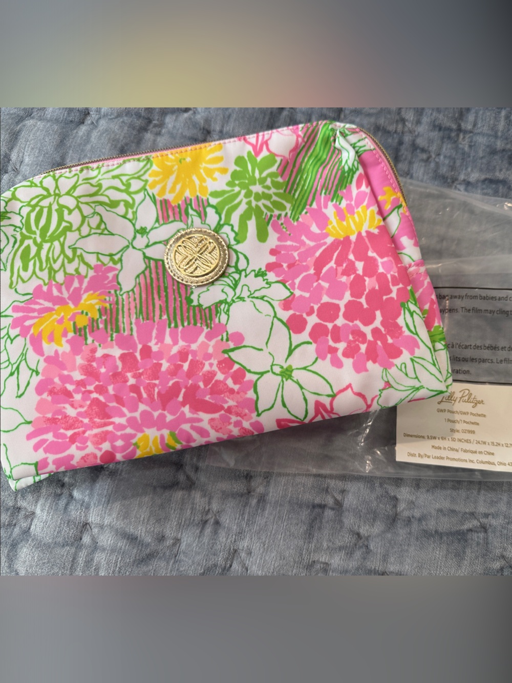 Lilly Pulitzer resort, White Cosmetic / Travel Pouch with Gold Emblem